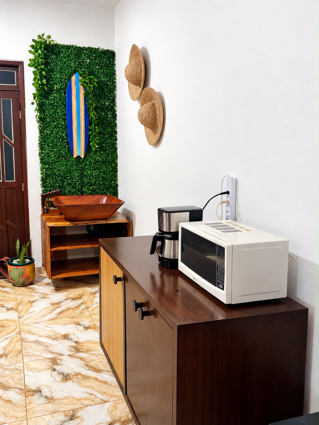 Área de convivência e café da pousada